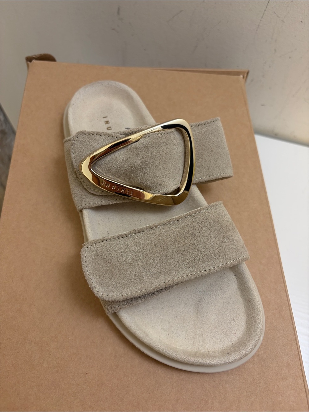Inuikii Dreamer Buckle Sandal - Grey